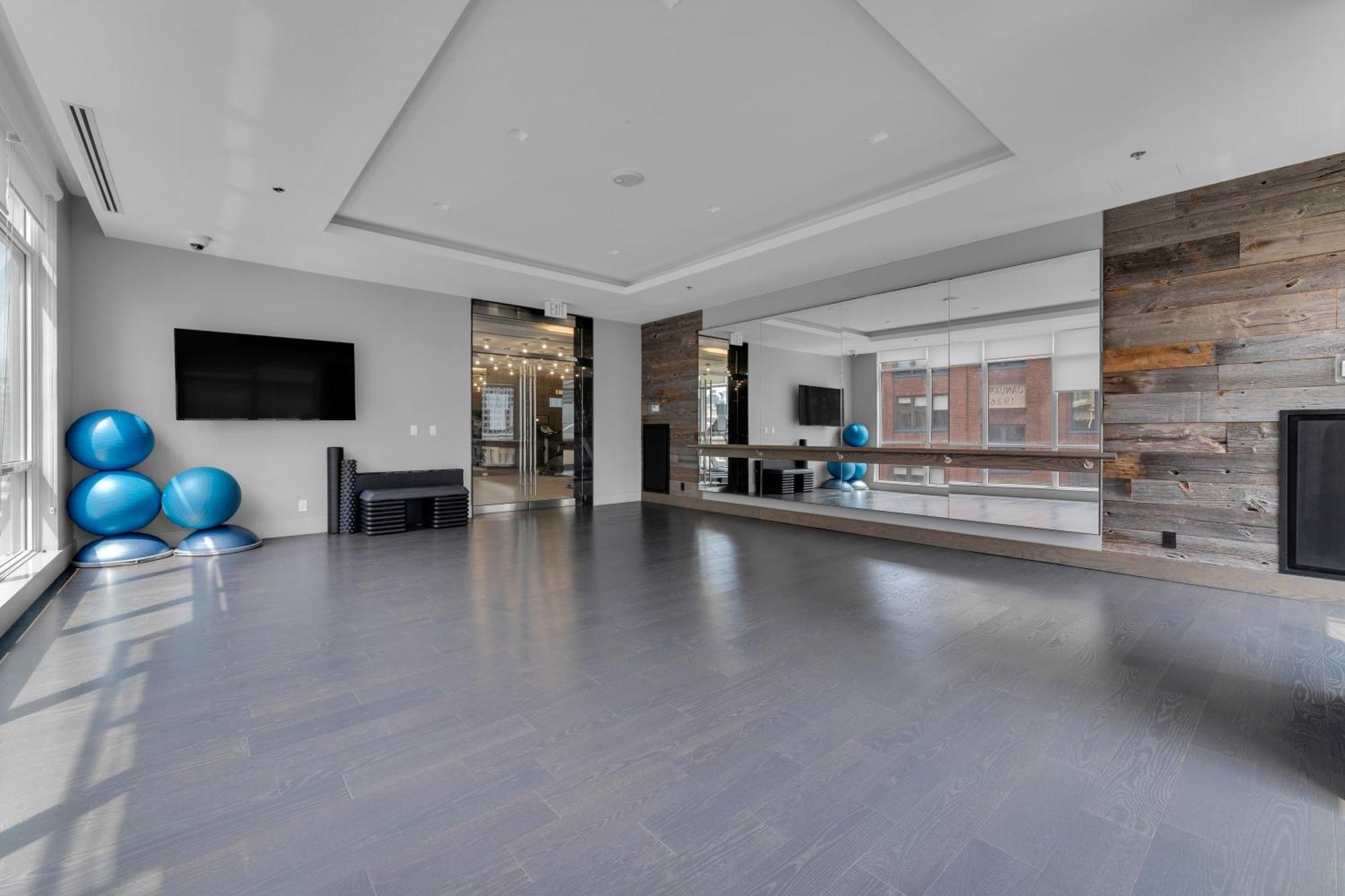 Nobu Suites - Toronto'S Entertainment District ภายนอก รูปภาพ